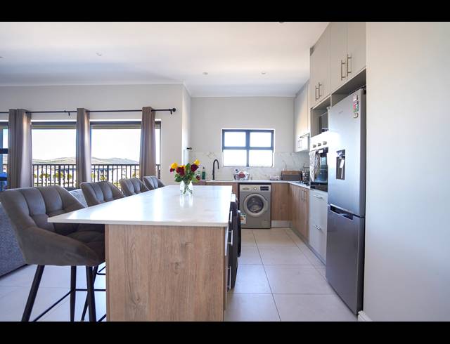 3 BEDROOM APARTMENT TO LET IN SANDOWN